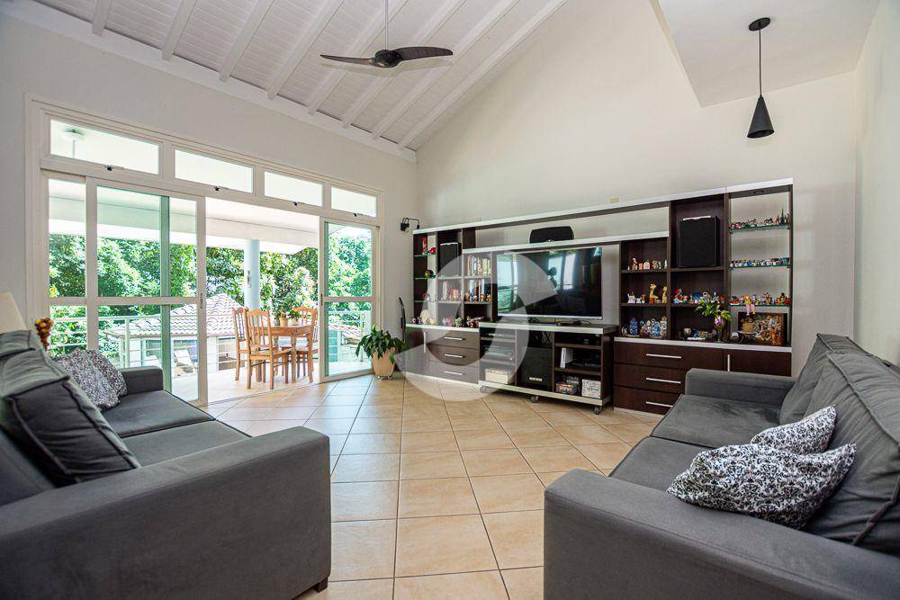 Casa à venda com 4 quartos, 350m² - Camboinhas,Niterói