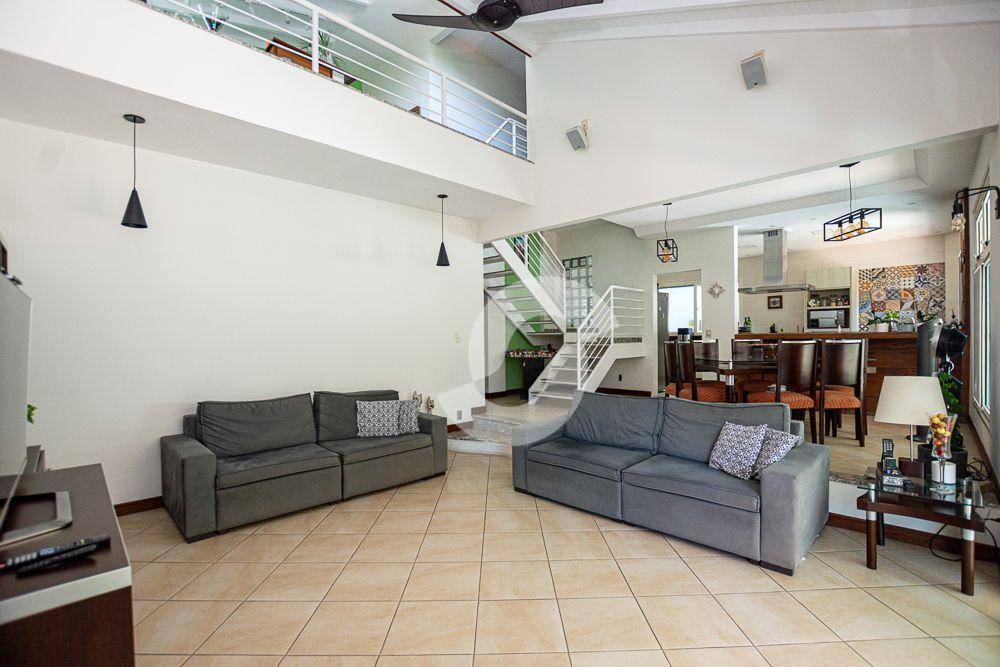  - Casa de Alto Padrão Condomínio Camboinhas