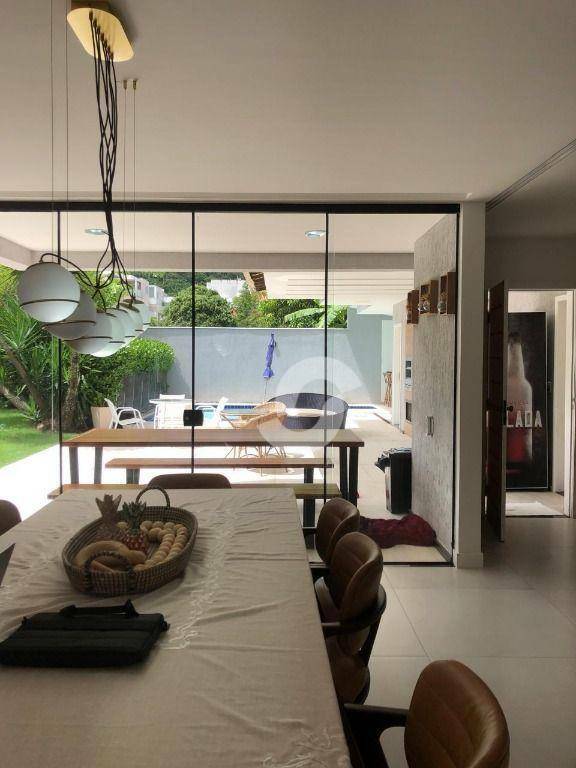 Casa à venda com 4 quartos, 300m² - Itacoatiara,Niterói