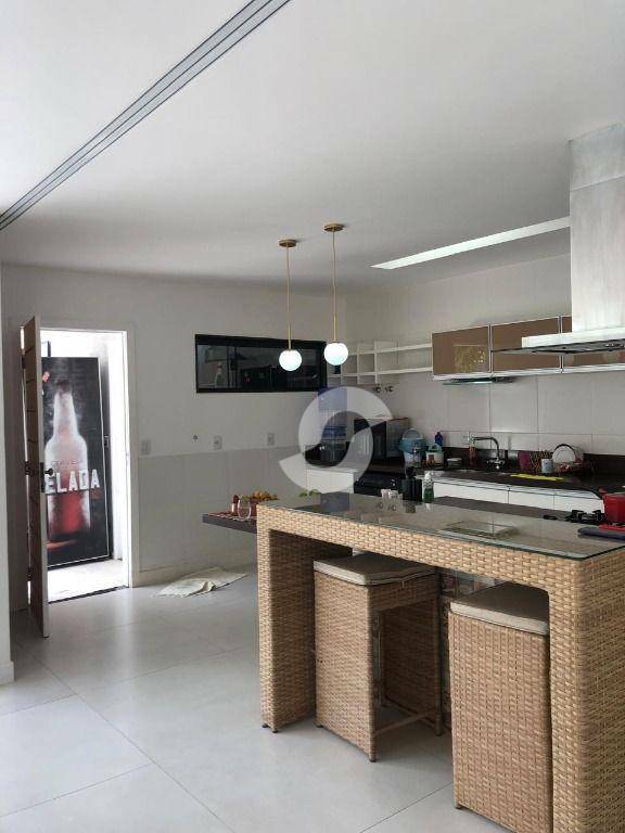  - Casa com 4 dormitórios à venda, 300 m² por R$ 2.025.000,00 - Itacoatiara - Niterói/RJ