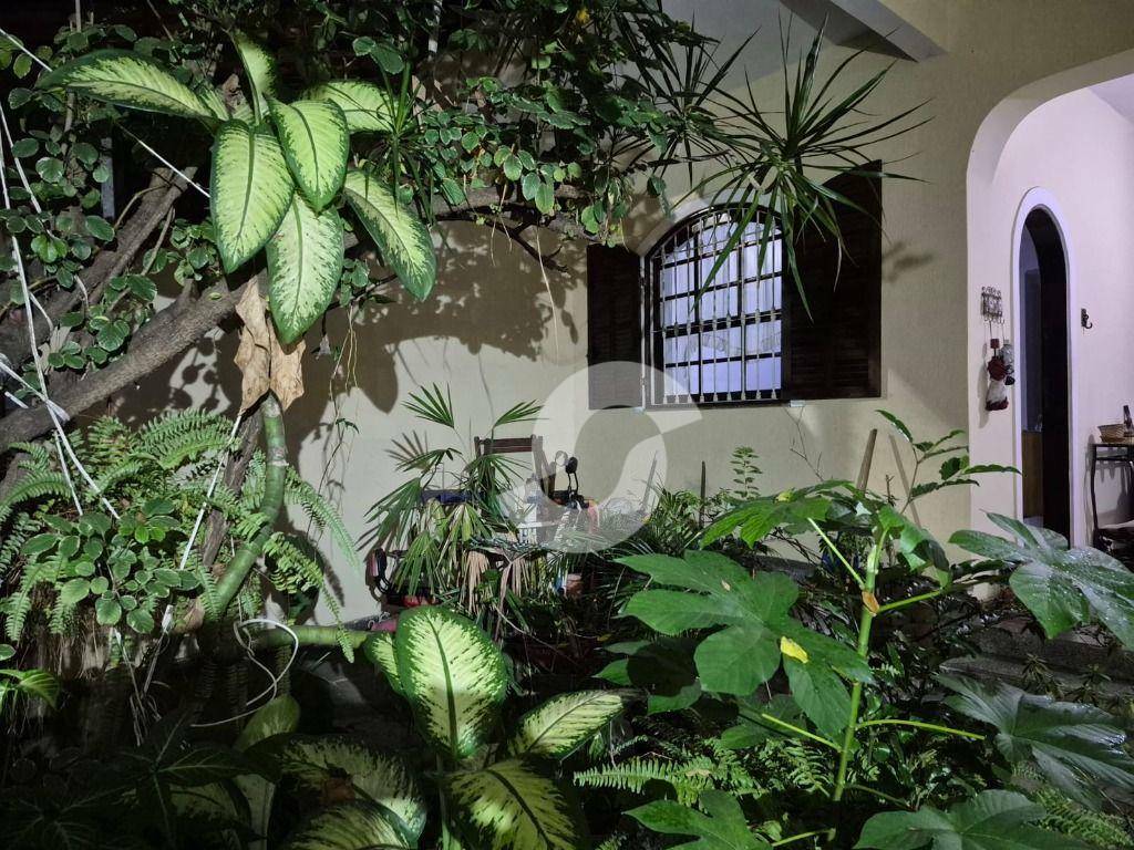 Casa à venda com 3 quartos, 80m² - Santa Rosa,Niterói