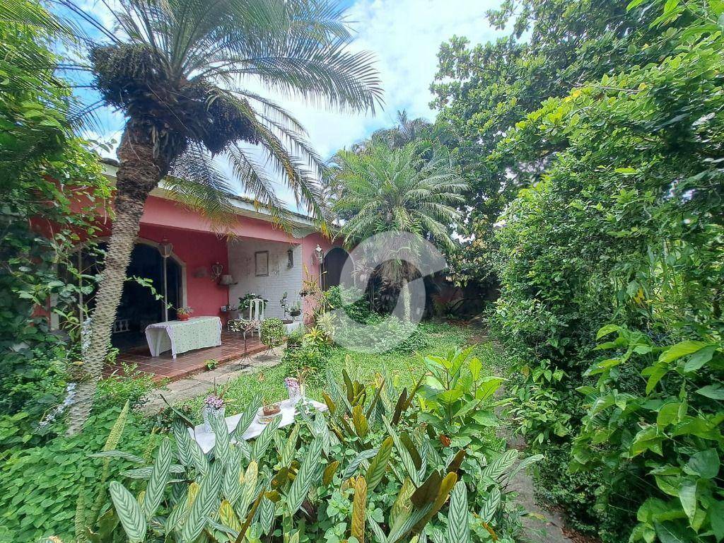 - Casa com 3 dormitórios à venda, 200 m² por R$ 750.000,00 - Maria Paula - Niterói/RJ
