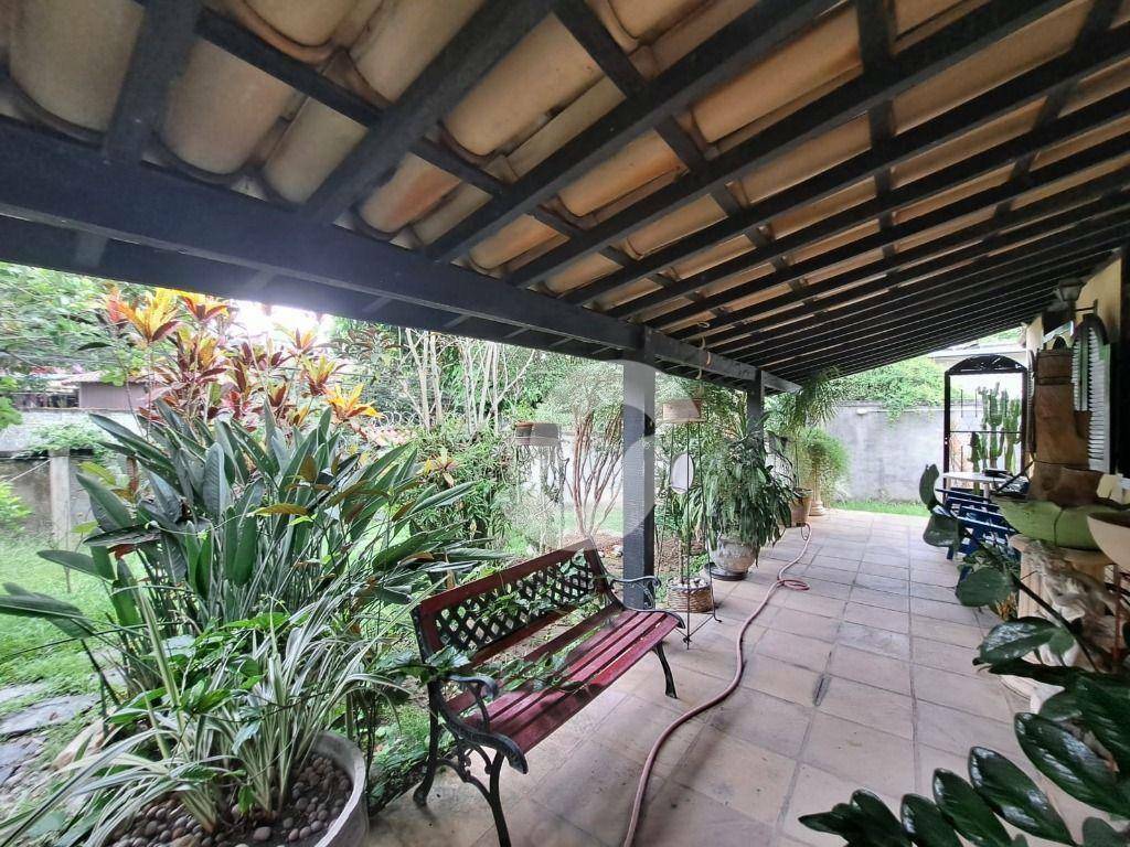 Casa à venda com 3 quartos, 200m² - Maria Paula,Niterói