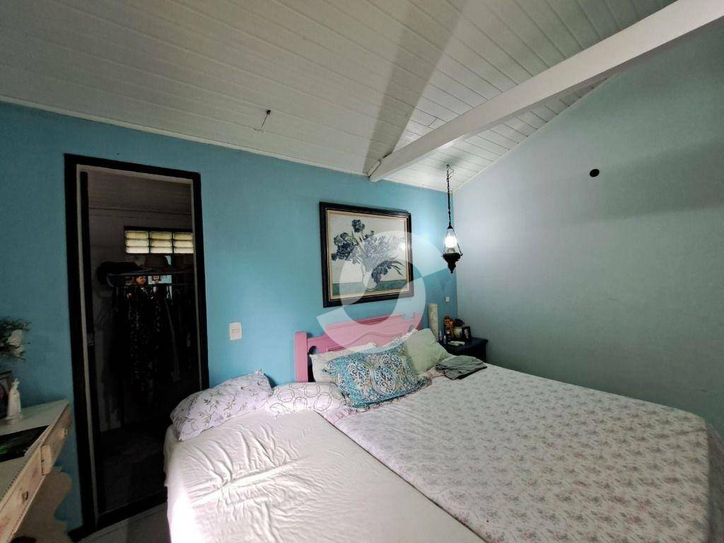  - Casa com 3 dormitórios à venda, 200 m² por R$ 800.000,00 - Maria Paula - Niterói/RJ