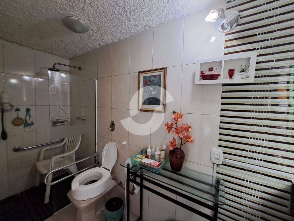 Casa à venda com 3 quartos, 200m² - Maria Paula,Niterói