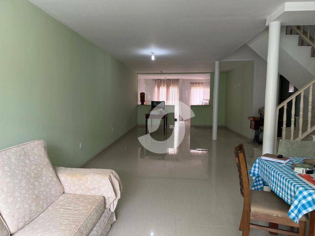  - Casa com 3 dormitórios SENDO UMA SUÍTE à venda, 220 m² por R$ 1.100.000 - Piratininga - Niterói/RJ
