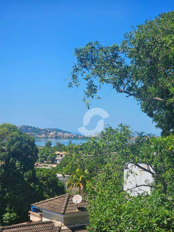 Casa à venda com 4 quartos, 300m² - Piratininga,Niterói