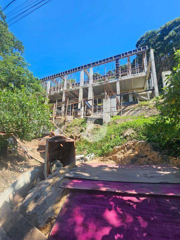 Casa à venda com 4 quartos, 300m² - Piratininga,Niterói