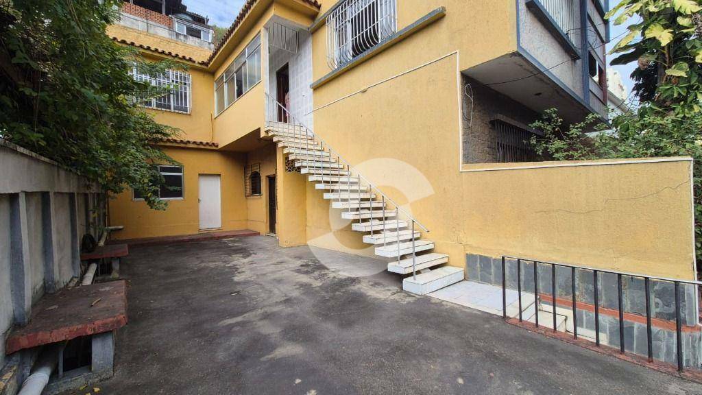 Casa à venda com 2 quartos, 301m² - Fonseca,Niterói