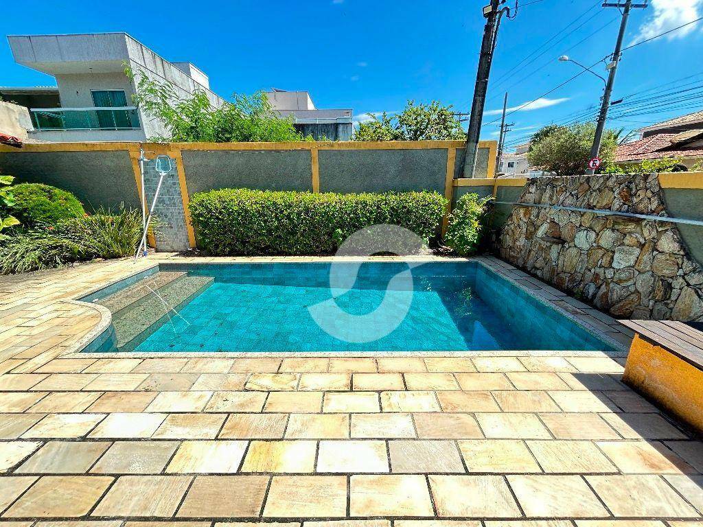 Casa à venda com 4 quartos, 300m² - Piratininga,Niterói