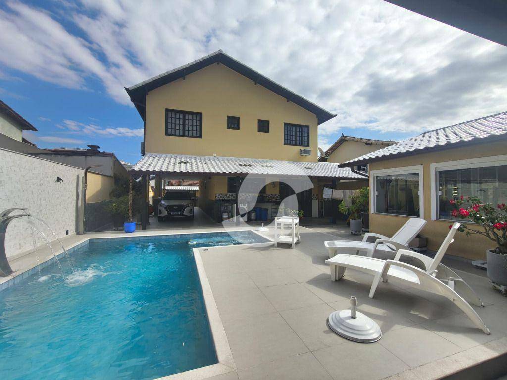 Casa à venda com 3 quartos, 214m² - Itaipu,Niterói