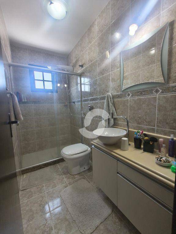  - Casa com 3 dormitórios à venda, 214 m² por R$ 1.800.000,00 - Itaipu - Niterói/RJ