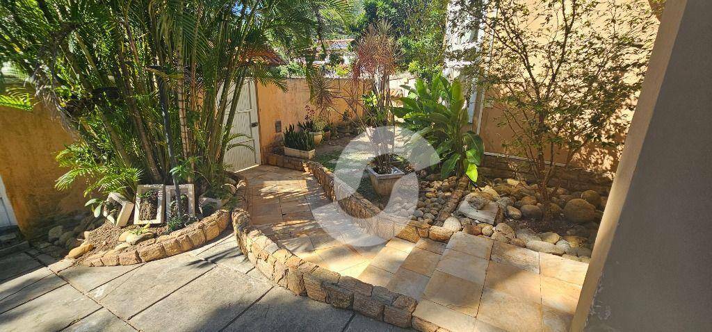  - Casa à venda, 257 m² por R$ 3.500.000,00 - Itacoatiara - Niterói/RJ