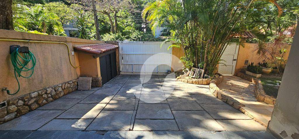 Casa à venda com 3 quartos, 257m² - Itacoatiara,Niterói