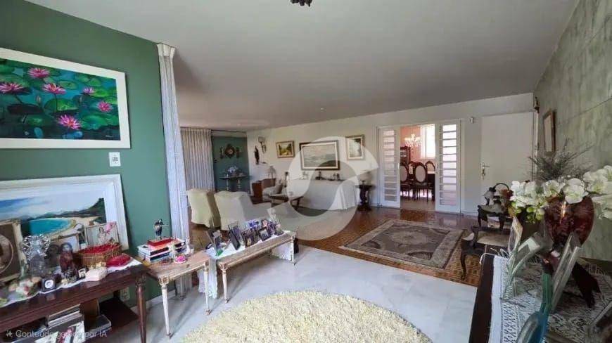 Casa à venda com 4 quartos, 600m² - São Francisco,Niterói
