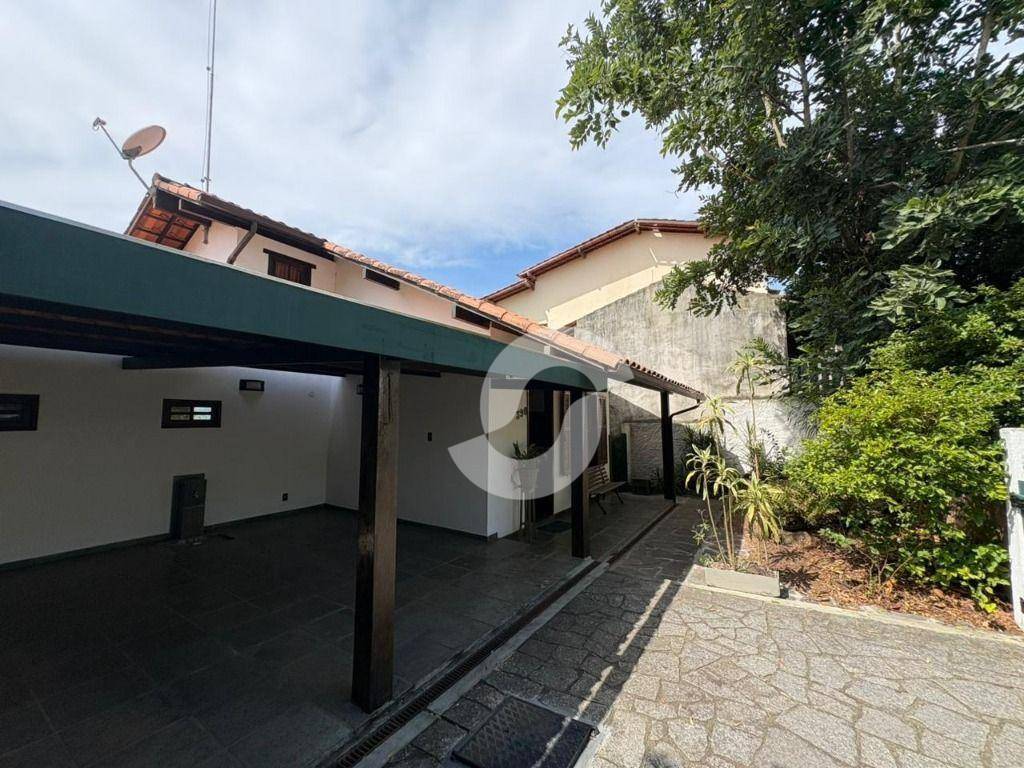 Casa à venda com 4 quartos, 210m² - Itaipu,Niterói