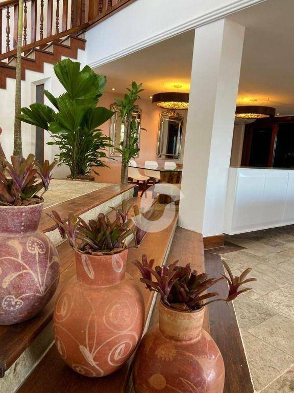 Casa à venda com 4 quartos, 500m² - Camboinhas,Niterói