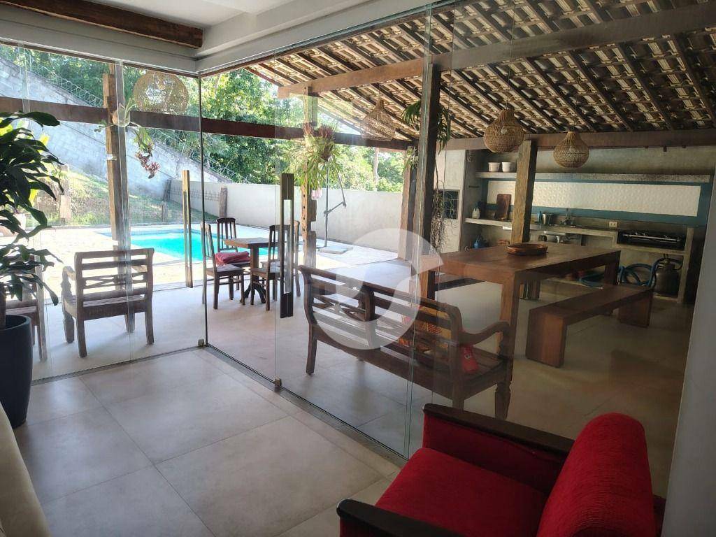Casa à venda com 4 quartos, 418m² - Vila Progresso,Niterói