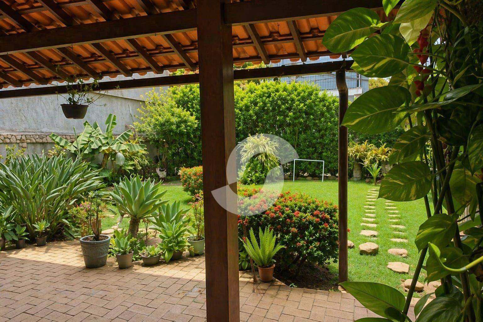 Casa à venda com 1 quarto, 171m² - Piratininga,Niterói