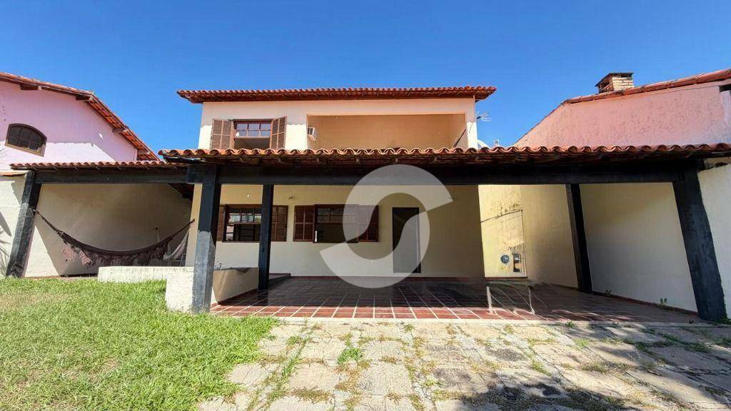 Casa à venda com 3 quartos, 301m² - Camboinhas,Niterói