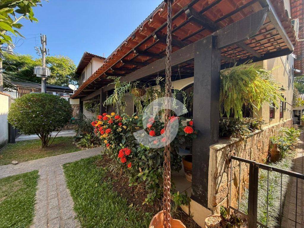 Casa à venda com 5 quartos, 181m² - Maravista,Niterói