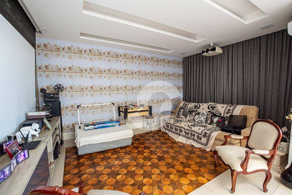 Casa à venda com 4 quartos, 490m² - Charitas,Niterói