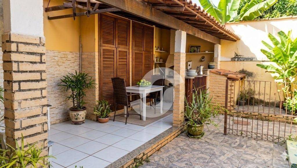 Casa à venda com 3 quartos, 149m² - Piratininga,Niterói