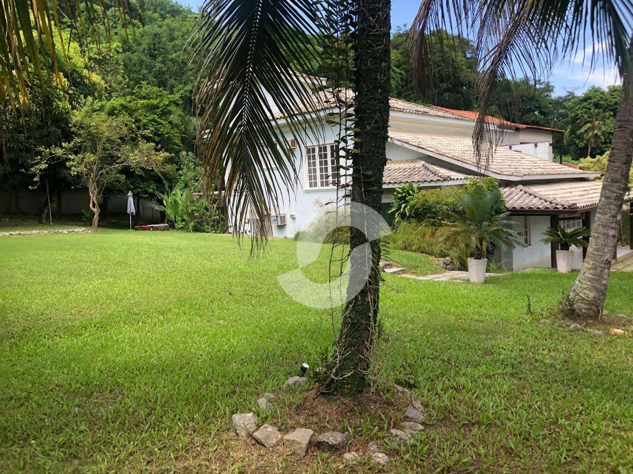 Casa à venda com 5 quartos, 316m² - Itaipu,Niterói