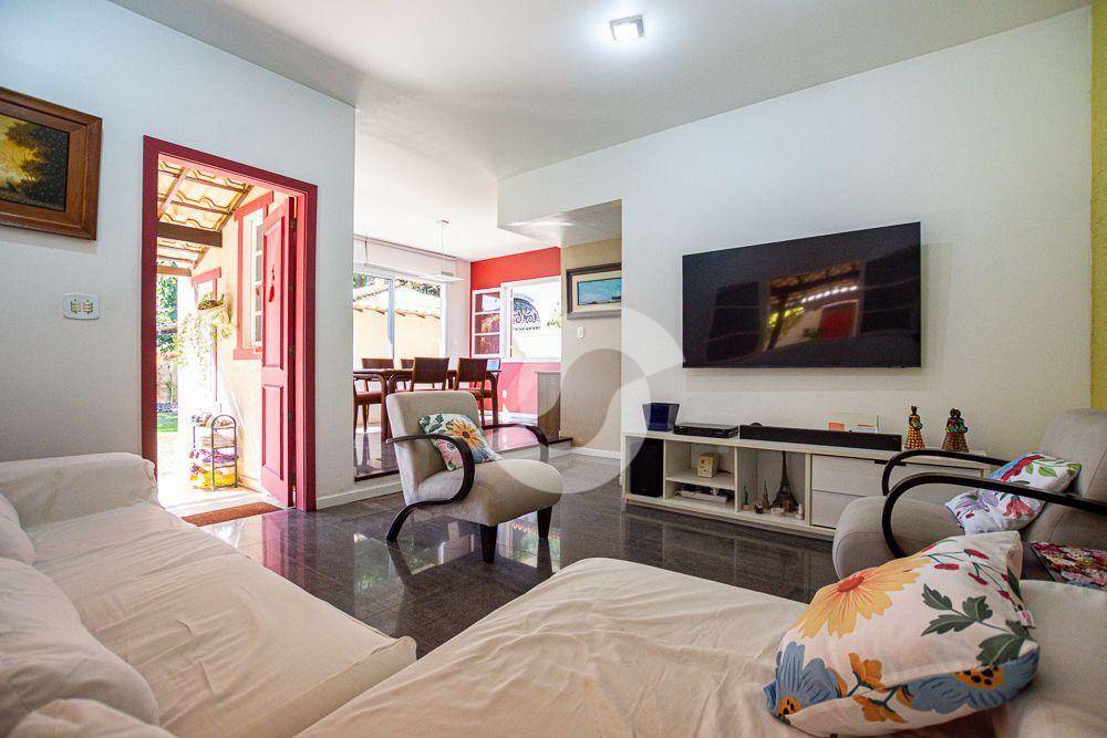Casa à venda com 3 quartos, 206m² - Itacoatiara,Niterói