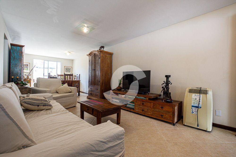 Casa à venda com 3 quartos, 162m² - Itaipu,Niterói