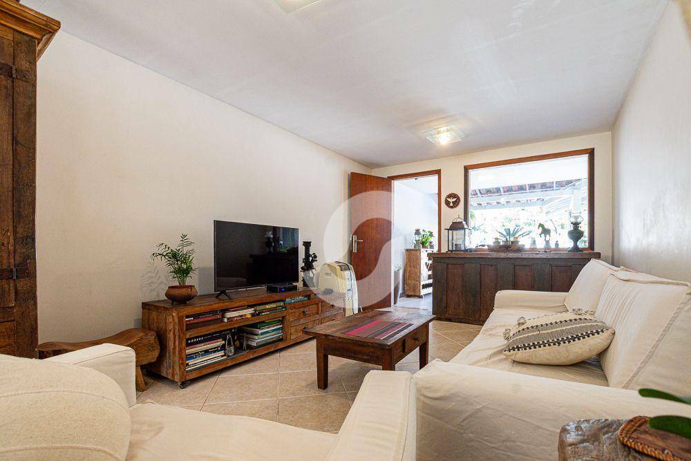  - Casa com 3 quartos à venda, 162 m² por R$ 750.000 - Itaipu - Niterói/RJ