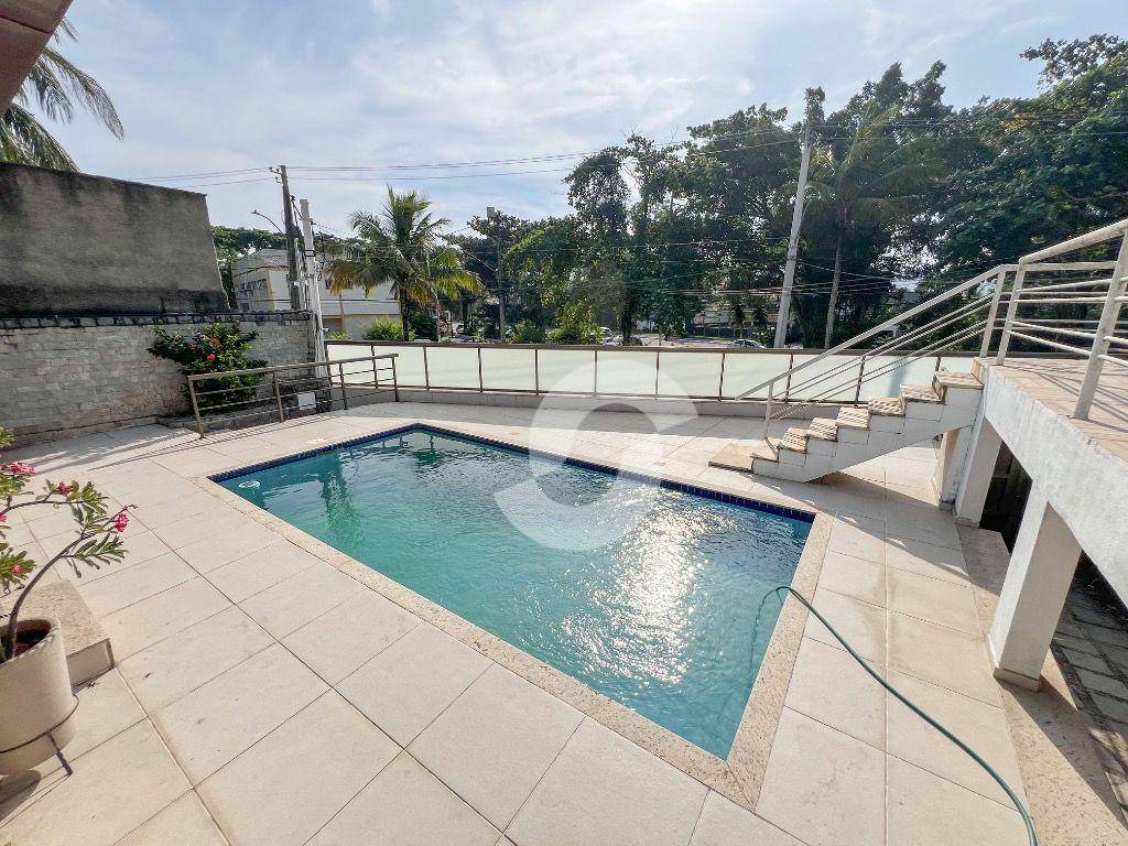 Casa à venda com 3 quartos, 273m² - Itaipu,Niterói