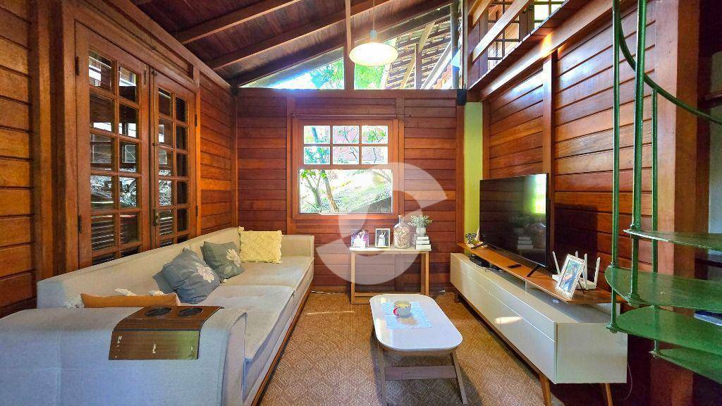 Casa à venda com 4 quartos, 360m² - Sape,Niterói