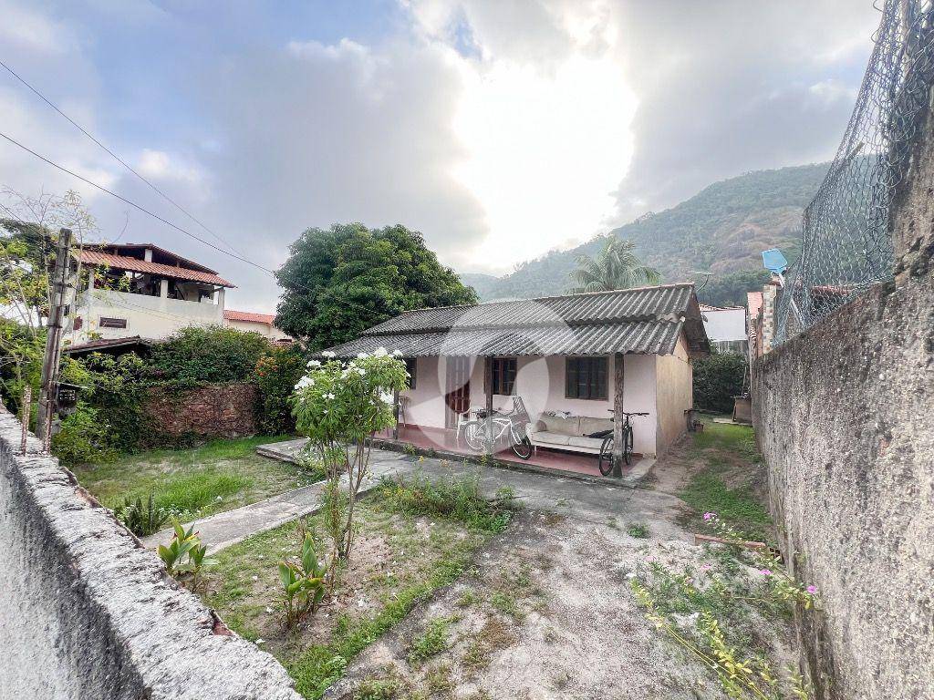 Casa à venda com 3 quartos, 180m² - Piratininga,Niterói
