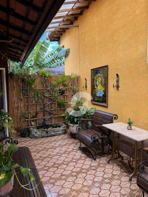 Casa à venda com 10 quartos, 285m² - Itacoatiara,Niterói