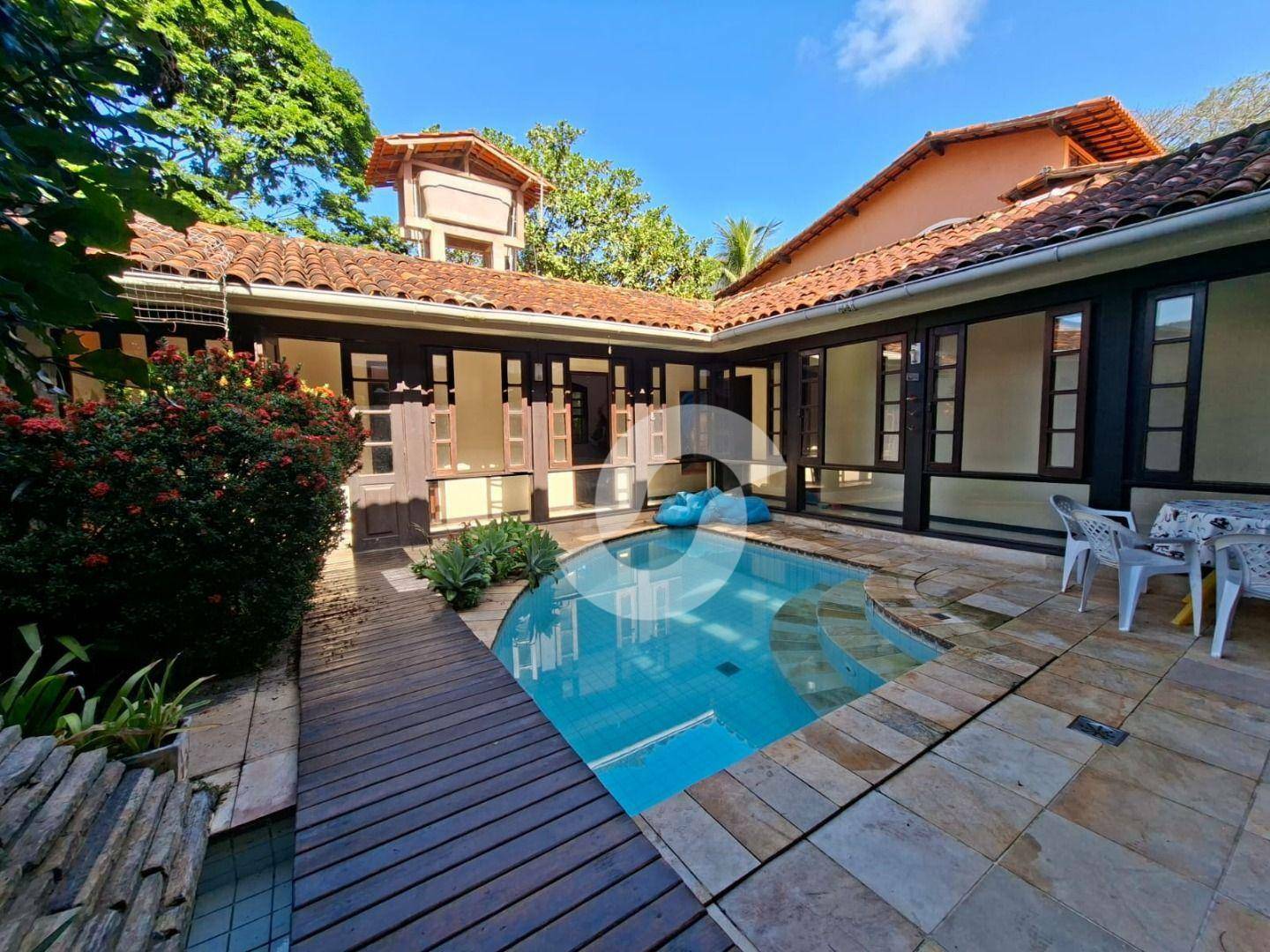 Casa à venda com 4 quartos, 254m² - Itaipu,Niterói