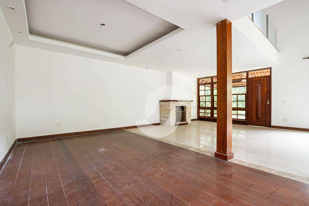  - Casa com 4 dormitórios à venda, 270 m² por R$ 1.700.000,00 - Pendotiba - Niterói/RJ