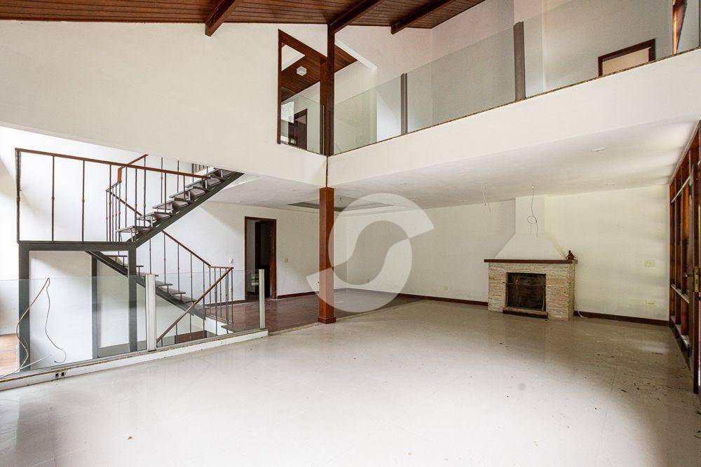 Casa à venda com 4 quartos, 270m² - Pendotiba,Niterói