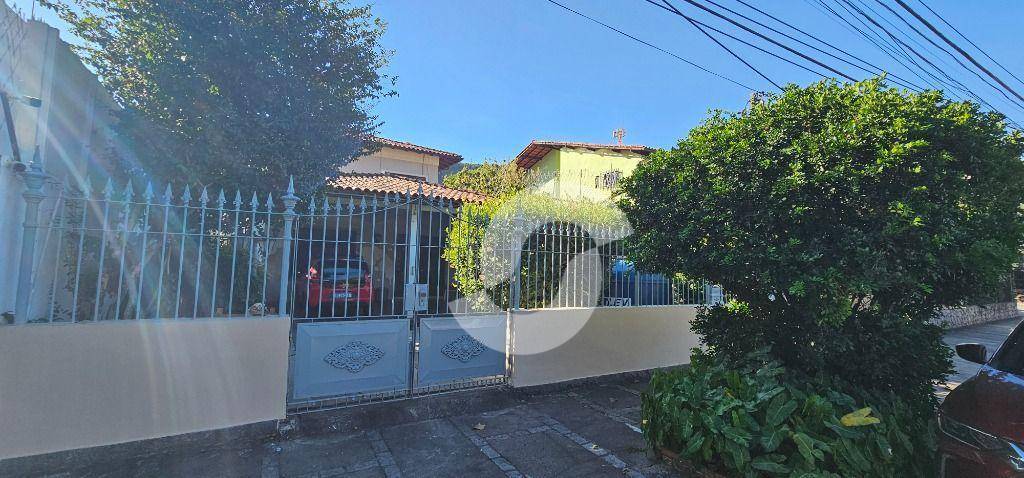 Casa à venda com 4 quartos, 297m² - São Francisco,Niterói