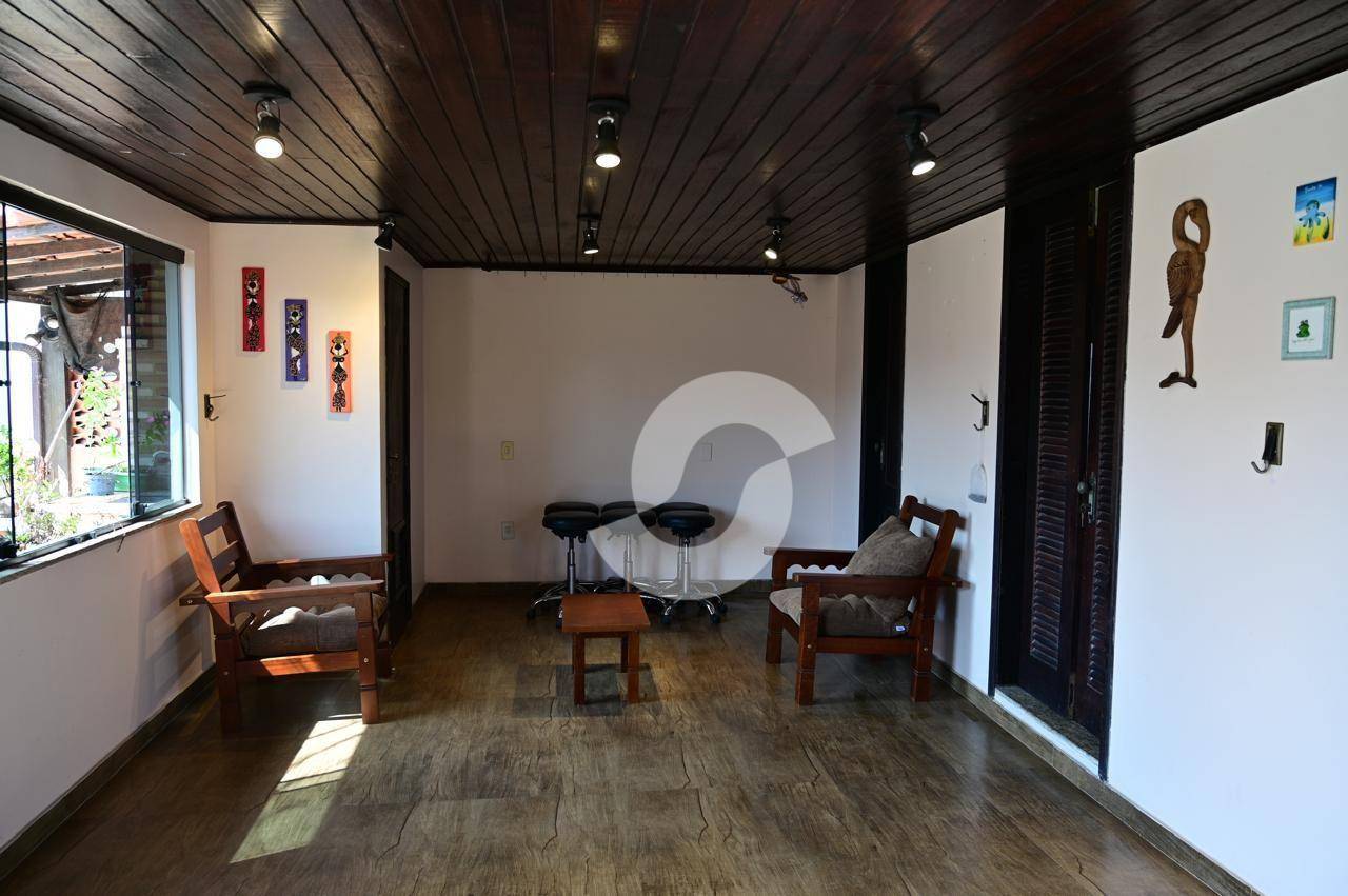 Casa à venda com 2 quartos, 120m² - Barreto,Niterói