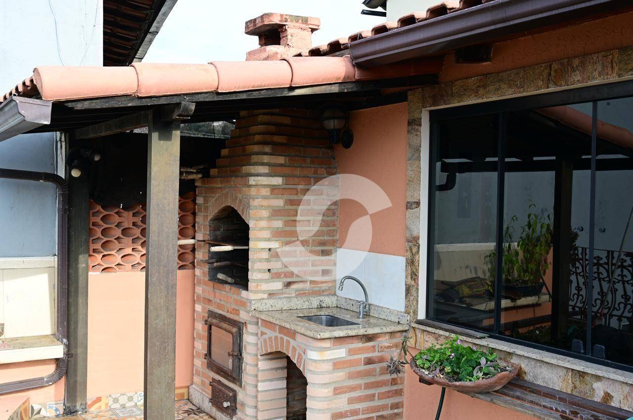 Casa à venda com 2 quartos, 120m² - Barreto,Niterói