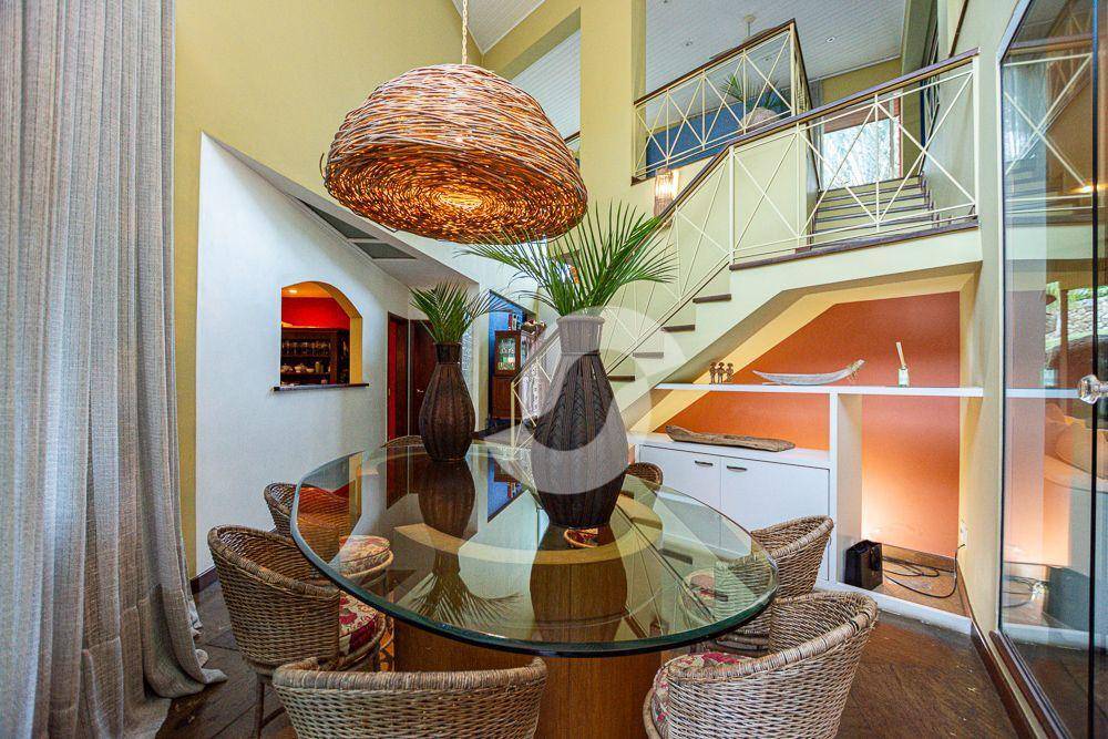  - Casa com 3 dormitórios à venda, 300 m² por R$ 2.300.000,00 - Piratininga - Niterói/RJ
