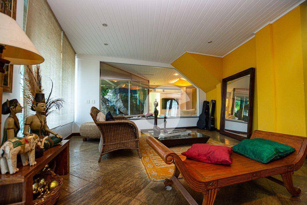 Casa à venda com 3 quartos, 300m² - Piratininga,Niterói