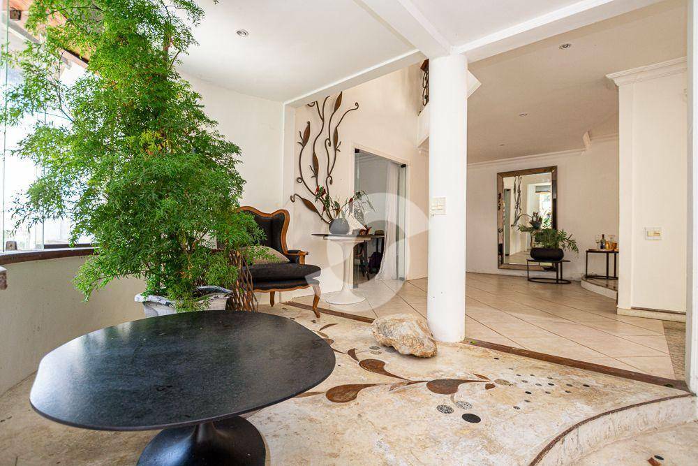 Casa à venda com 4 quartos, 326m² - Vila Progresso,Niterói