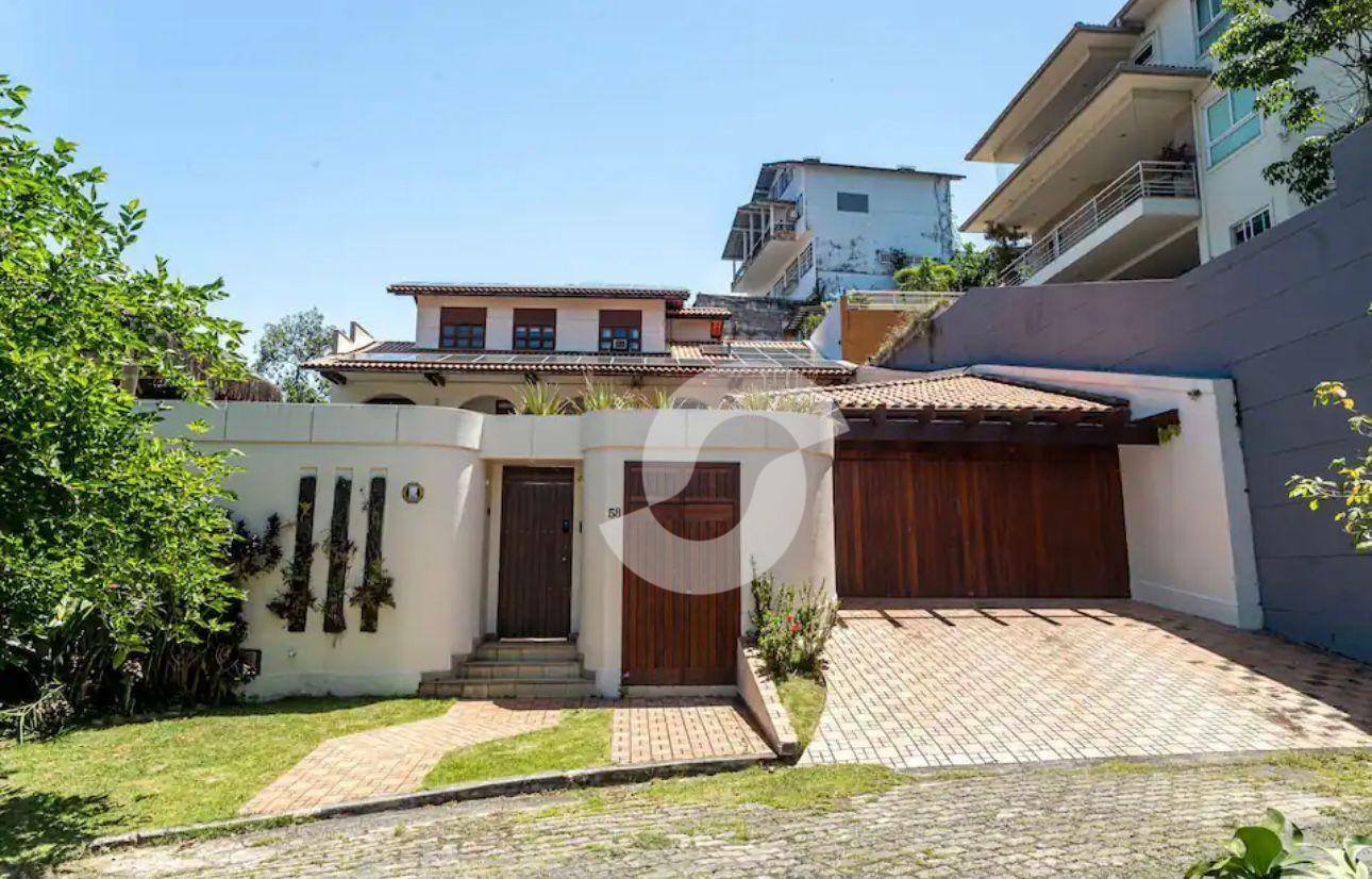 Casa à venda com 5 quartos, 525m² - São Francisco,Niterói