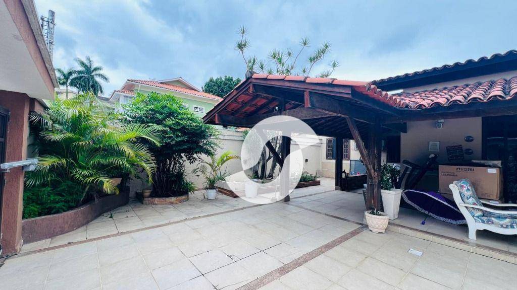 Casa à venda com 3 quartos, 150m² - Itaipu,Niterói