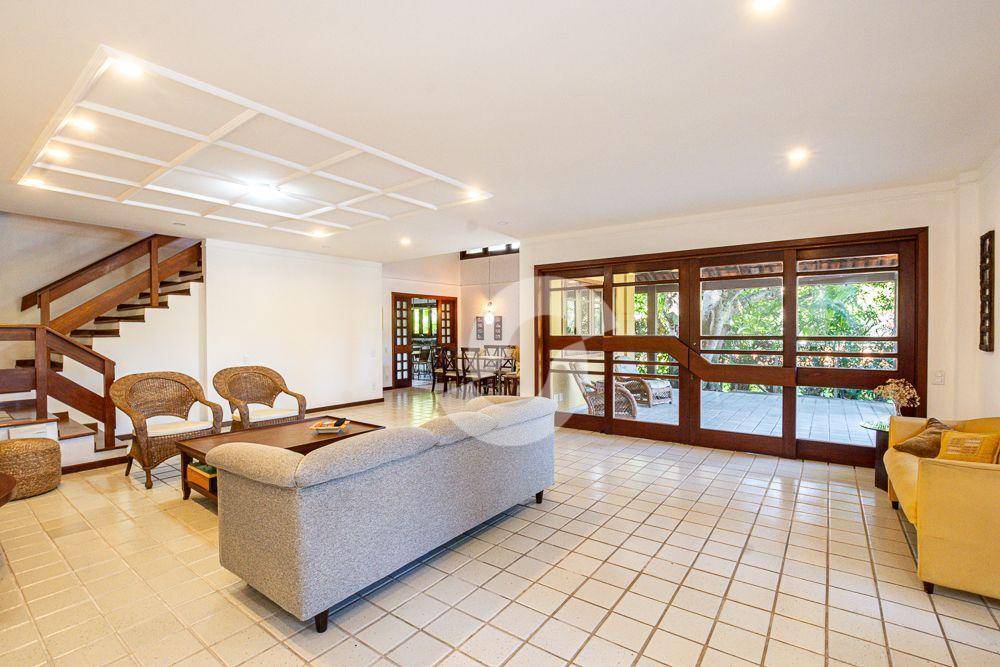 Casa à venda com 4 quartos, 344m² - Piratininga,Niterói