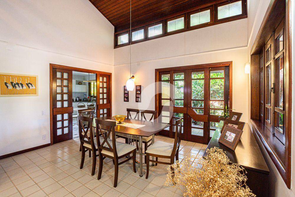  - Casa com 4 dormitórios à venda, 344 m² por R$ 2.590.000,00 - Piratininga - Niterói/RJ