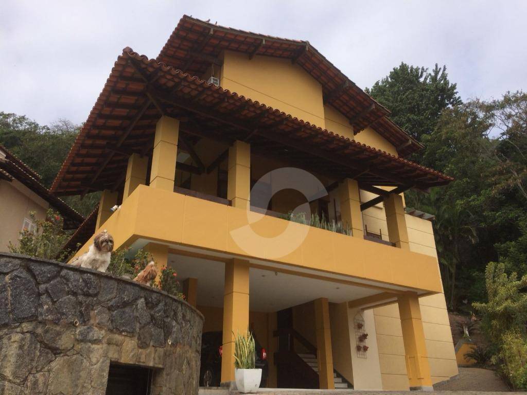 Casa à venda com 4 quartos, 600m² - Itacoatiara,Niterói