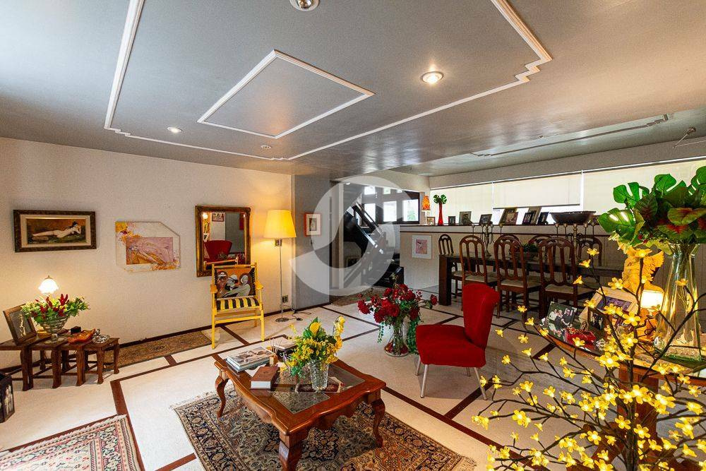 Casa à venda com 5 quartos, 274m² - Itaipu,Niterói
